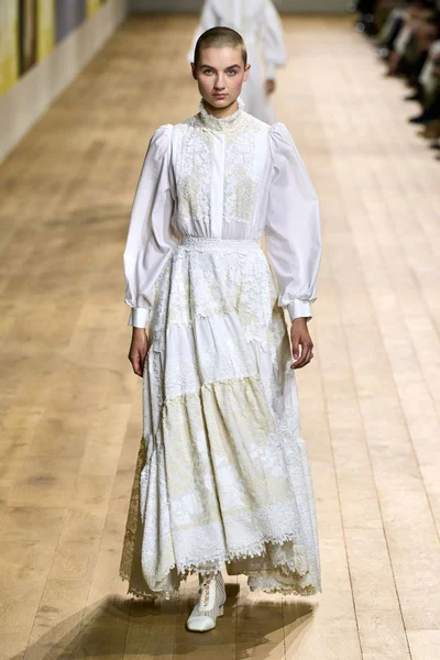 Look 1